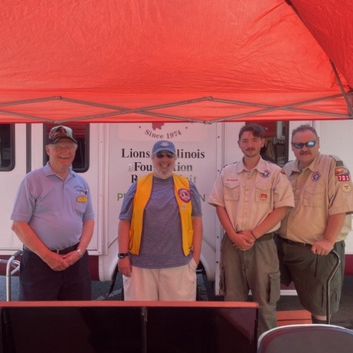 Chicago dentist volunteering with the Lions Club