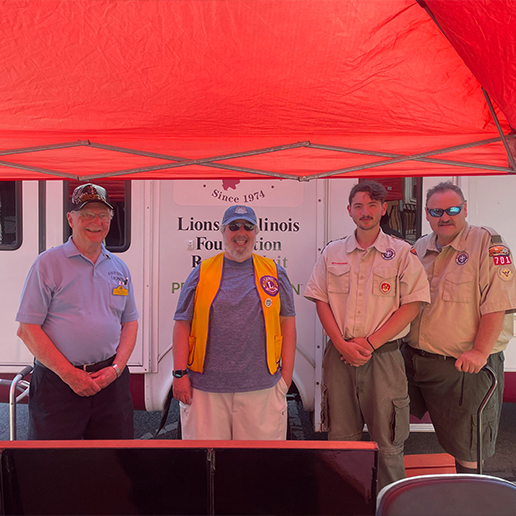 Chicago dentist Doctor Kenneth Fried volunteering at the Lions Club